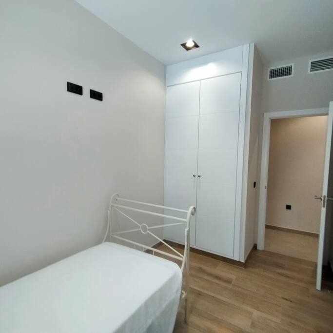 Estupendo Piso Nuevo En Playa Victoria Apartment Cádiz Exterior foto